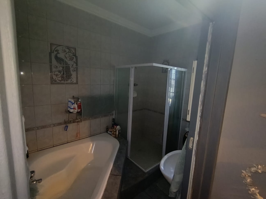 5 Bedroom Property for Sale in Mooinooi North West